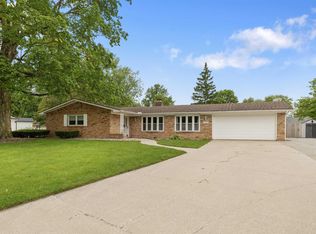110 Navarre Ct, Auburn, IN 46706