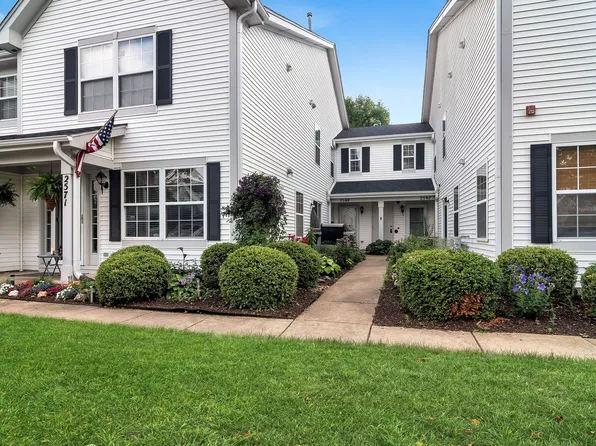 2569 Dickens Ct, Aurora, IL 60503