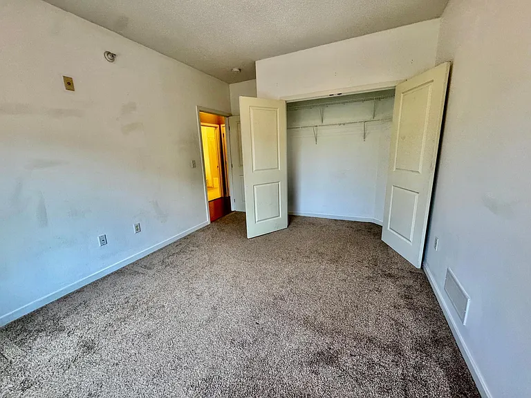 619 8th St SE #309 — Photo 6