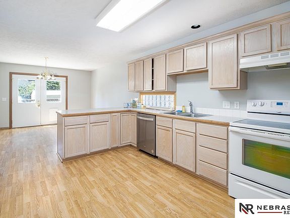 4th image of 1707 Dakota St