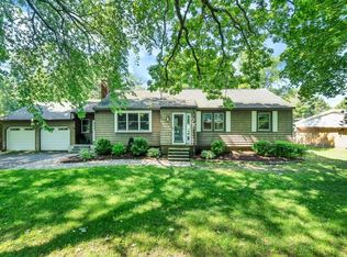 195 Topsfield Rd, Wenham, MA 01984