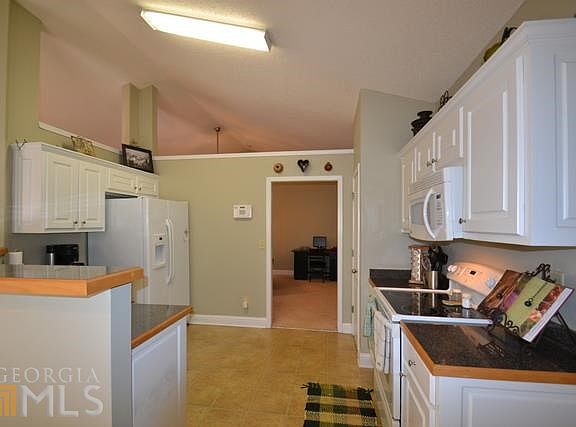 5th image of 739 Crawford St
