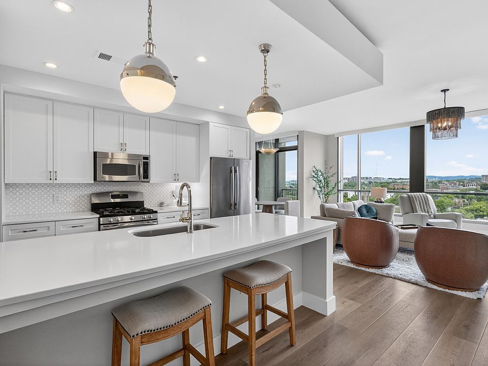 1st image of 900 20th Ave S APT 1410