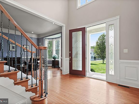 4th image of 3255 Eleanors Garden Way