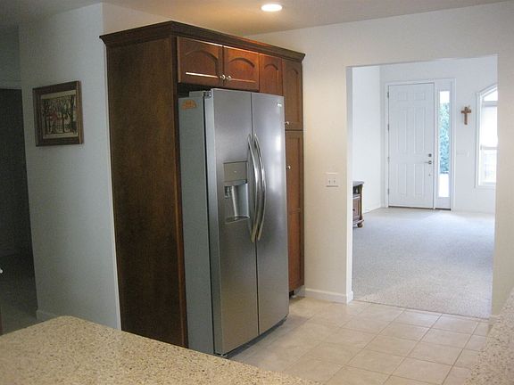 5th image of 605 Gateway Pl