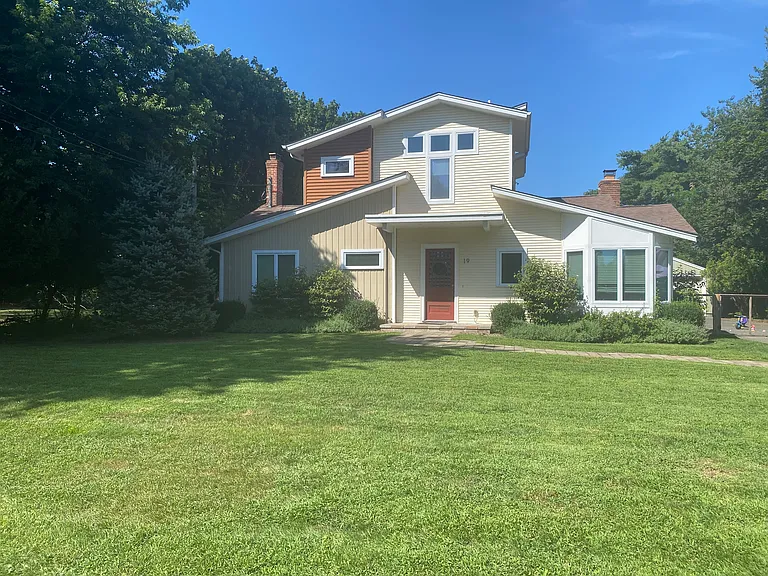 19 W End Ave — Photo 1