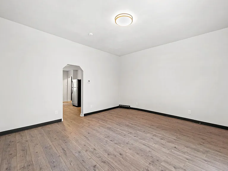 1304 Firth St — Photo 13