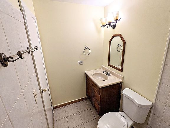 4th image of 533 Darlene Ln Unit C