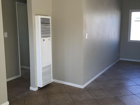 3rd image of 7849 Sorensen Ave