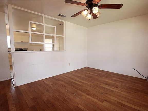 3rd image of 514 Himes Dr