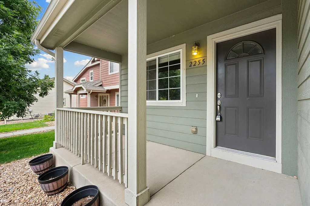 2255 Sopris Cir — Photo 3