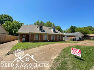 3425 S Mendenhall Rd, Memphis, TN 38115