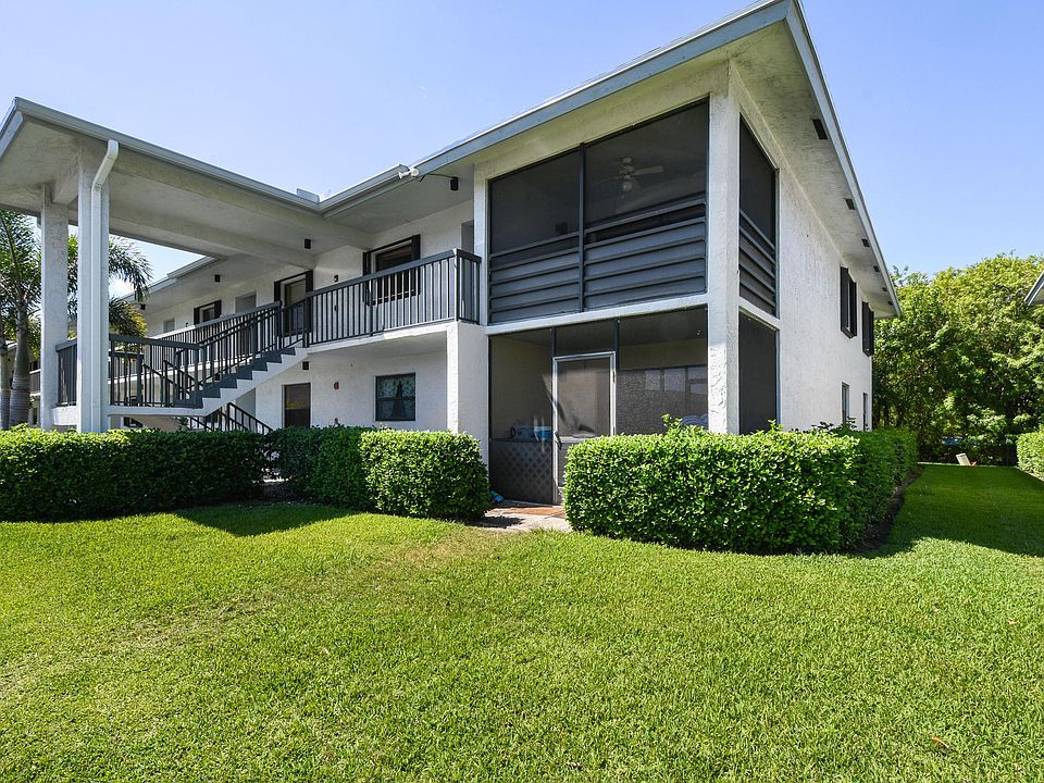 1st image of 1210 SE Parkview Place E #6