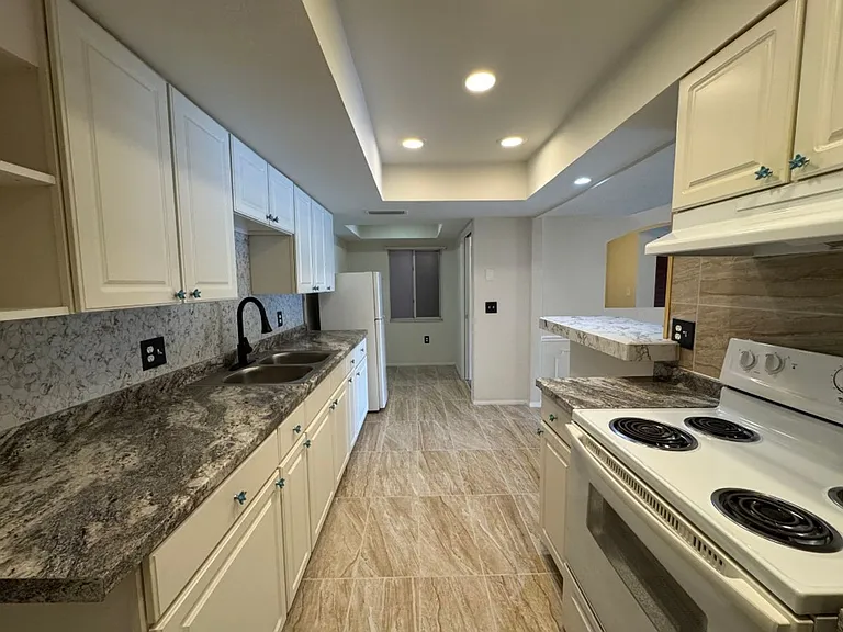 4575 S Texas Ave #109 — Photo 8
