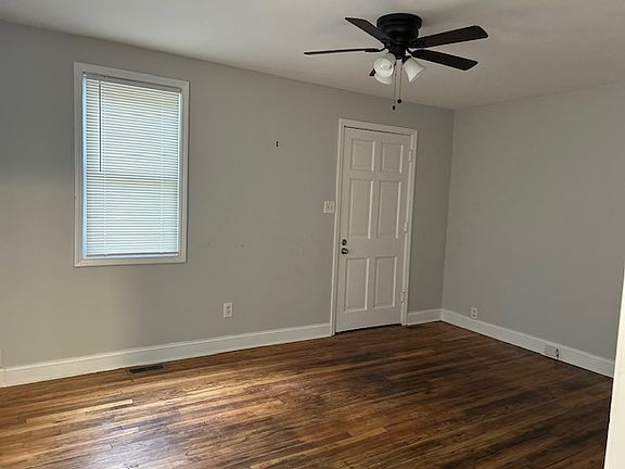 2nd image of 404 Valley View Dr