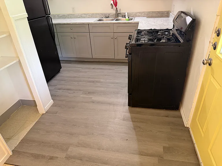 7911 Airlift Ave — Photo 12