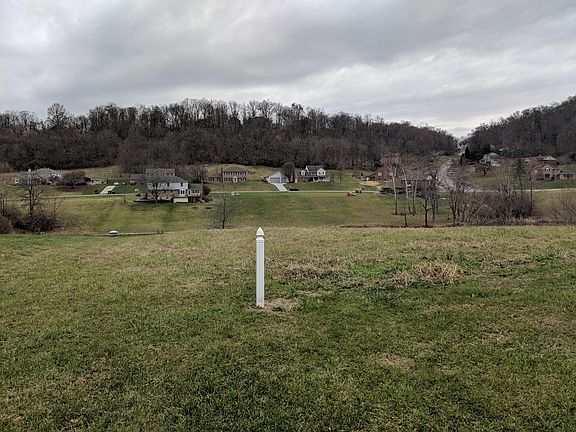 5th image of 18473 Whispering Woods Dr