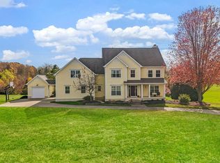 105 Hidden Hills Dr, Pataskala, OH 43062