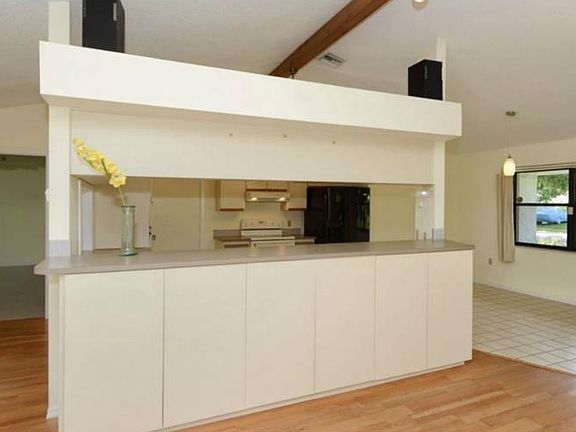 5th image of 2559 Riverview Ct