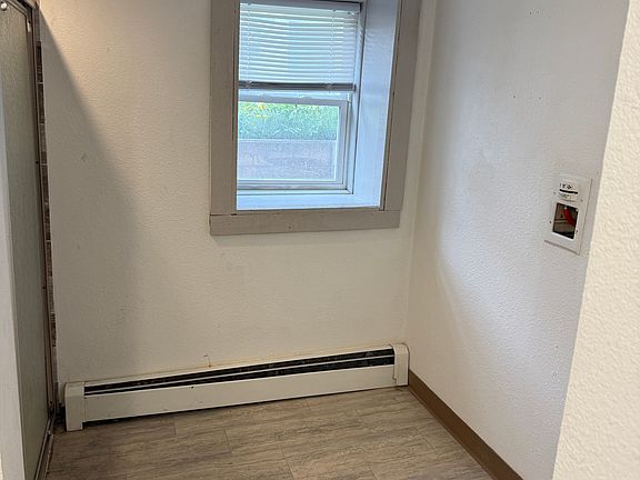4th image of 506 1st Ave NW #C
