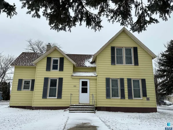 111 N Dakota St, Howard, SD 57349