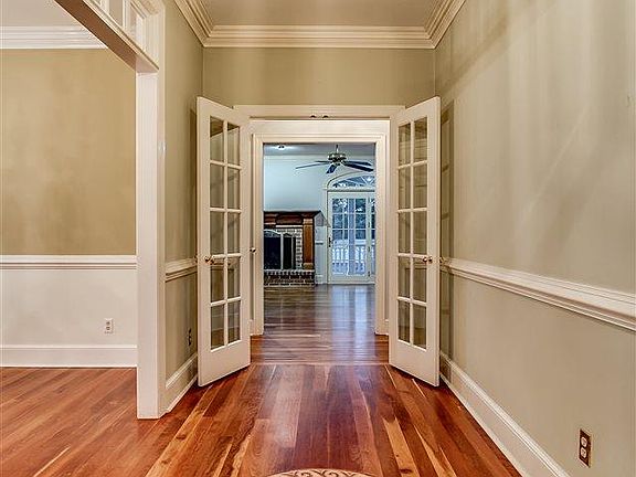 3rd image of 525 Myrtle Wood Ln