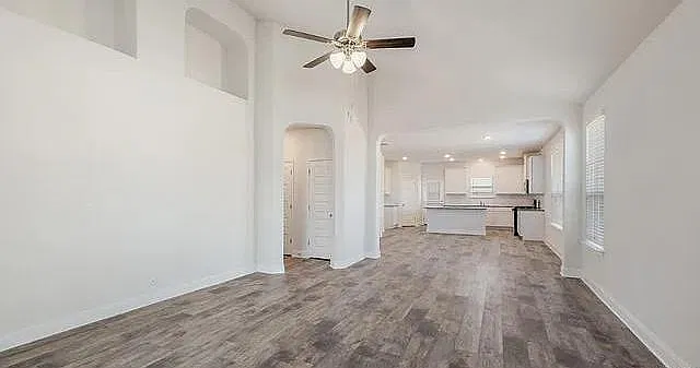 327 Colorado Cyn — Photo 3