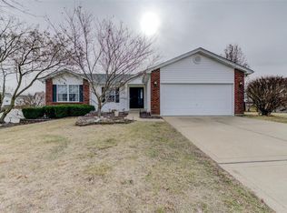 57 E Redford Ct, Saint Charles, MO