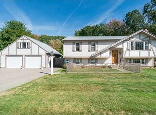 20 Ticonderoga Ln, Millis, MA 02054