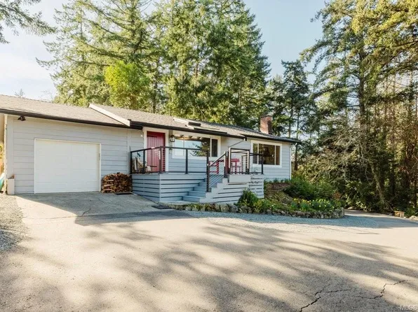 10851 Deep Cove Rd, North Saanich, BC V8L 5M5