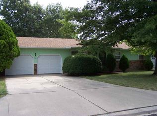 1608 Grandview Ct, Newton, KS 67114