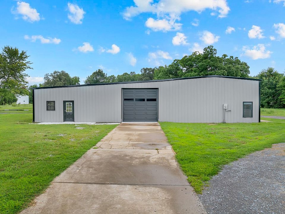 1st image of 30 Arbor Ln