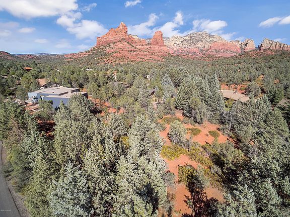 2nd image of 140 Canyon Shadows Dr