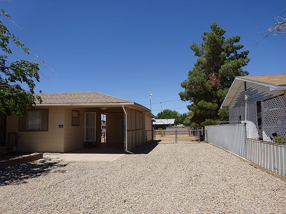 SIDE YARD, RV PARKING