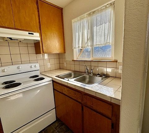 4th image of 30 W Washington St #A