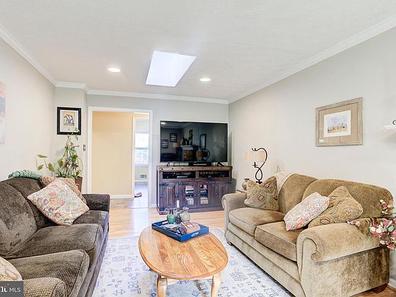 5th image of 11995 Cornwell Dr