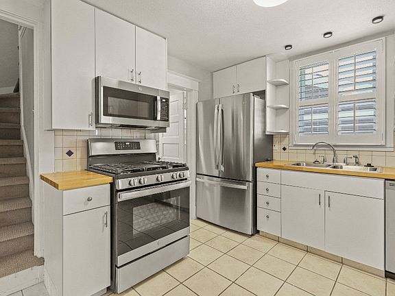 2nd image of 925 E Colorado Ave #925