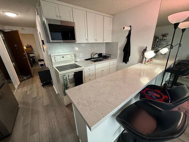 2211 Ala Wai Blvd #2015 — Photo 4