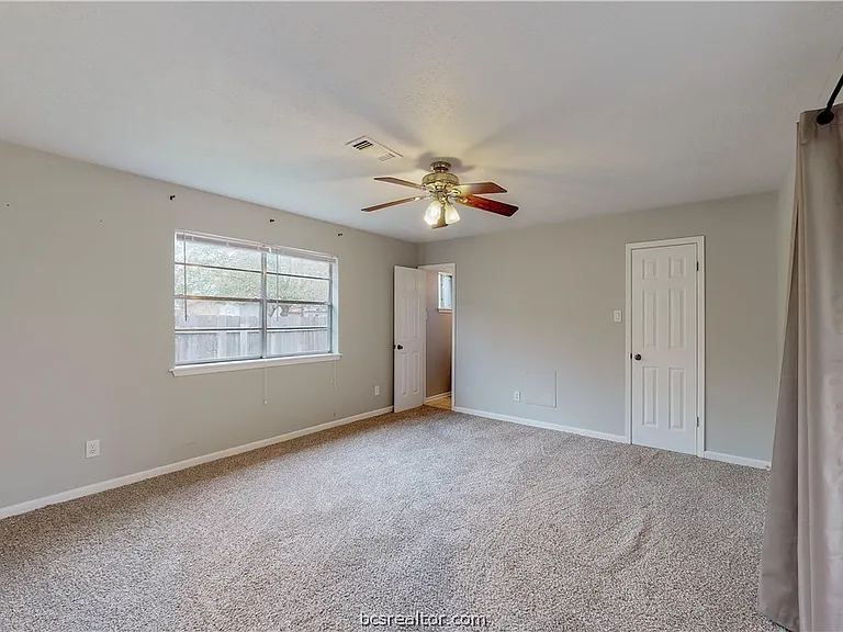 1107 Braeswood Dr — Photo 20
