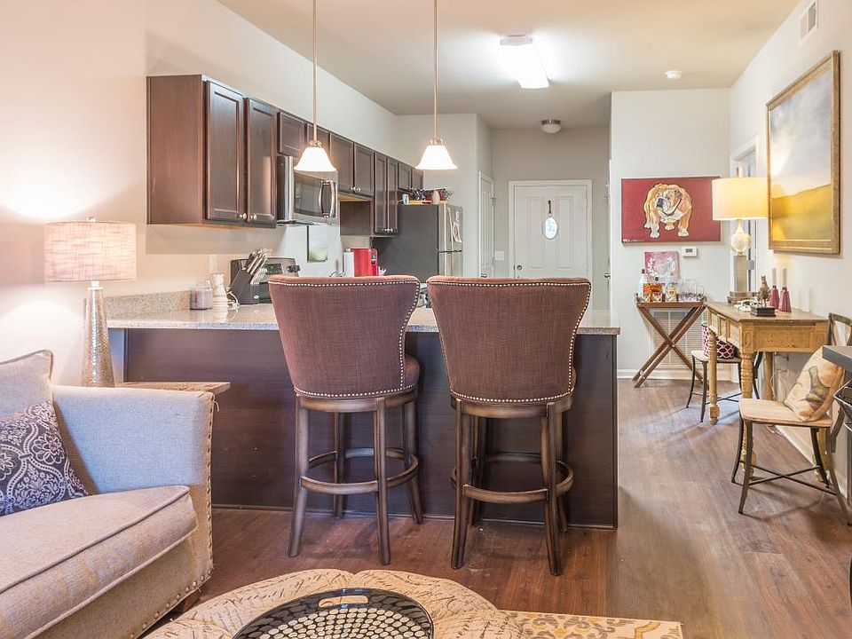 Kitchen/Den