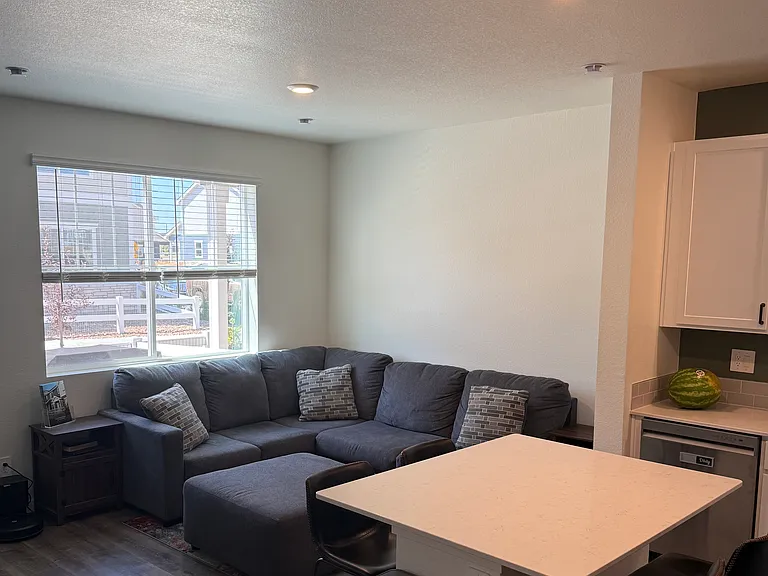 425 Condor Way — Photo 2