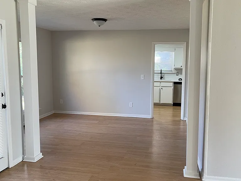 6802 Oakland Dr — Photo 5