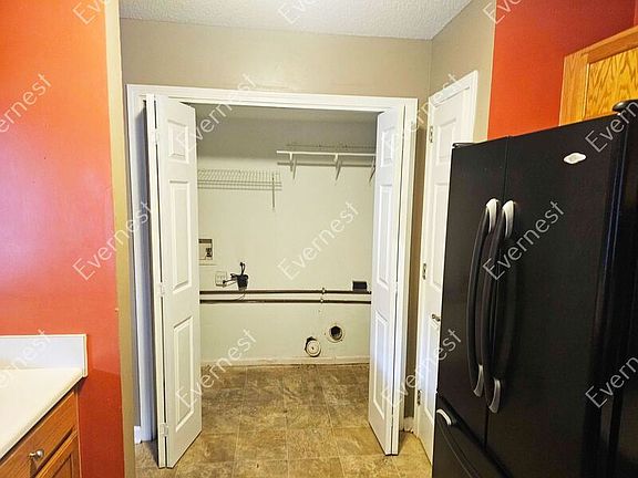 3rd image of 4732 Cheshire Cir