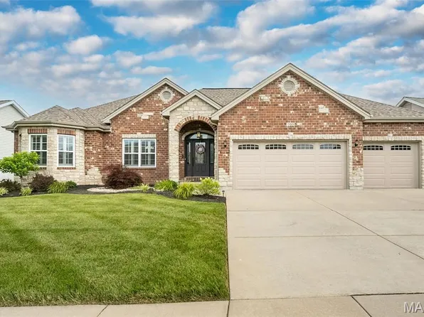 705 Chancellorsville Dr, Wentzville, MO 63385