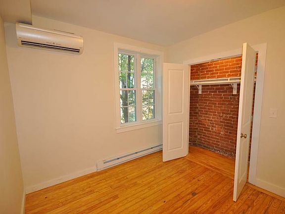 5th image of 22 Sussex St #001