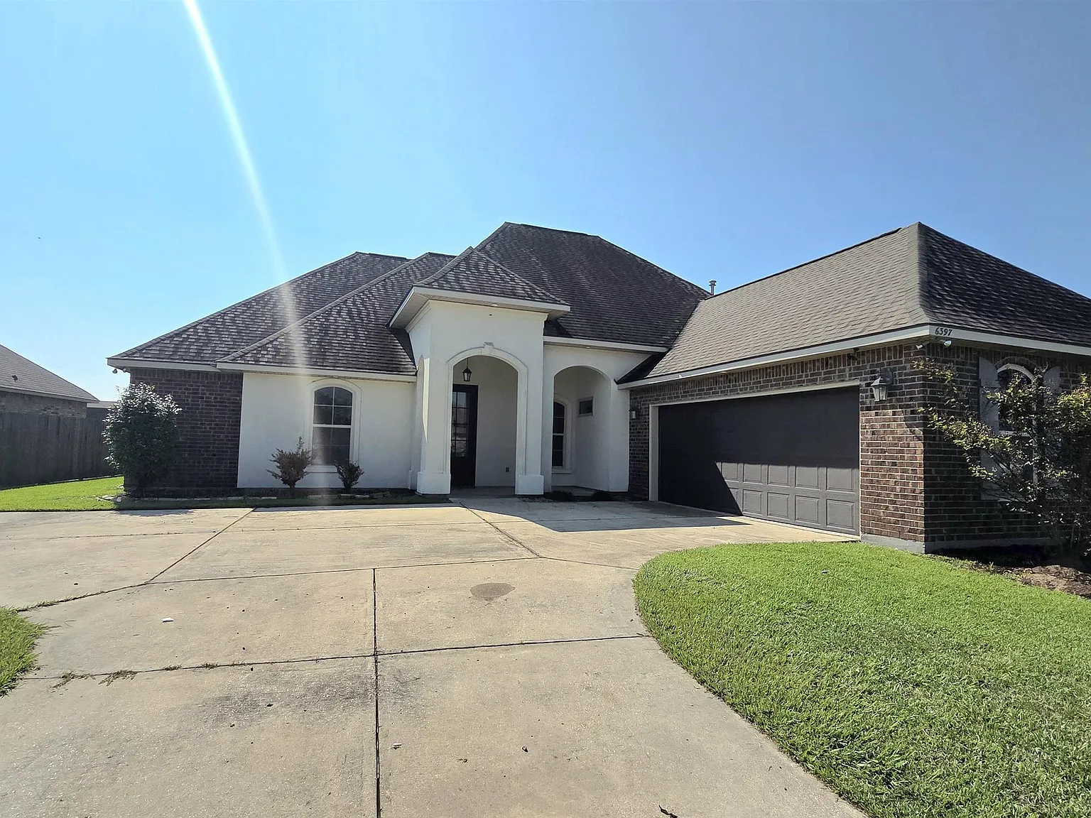 4 bed, 2400 sqft, $2,500 — Photo 1
