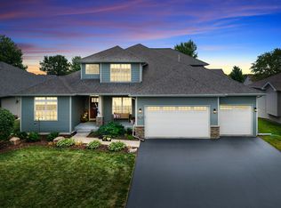 444 Davis Dr, Sycamore, IL 60178