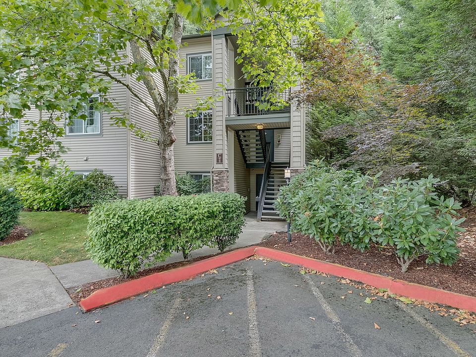1st image of 25025 SE Klahanie Blvd #205