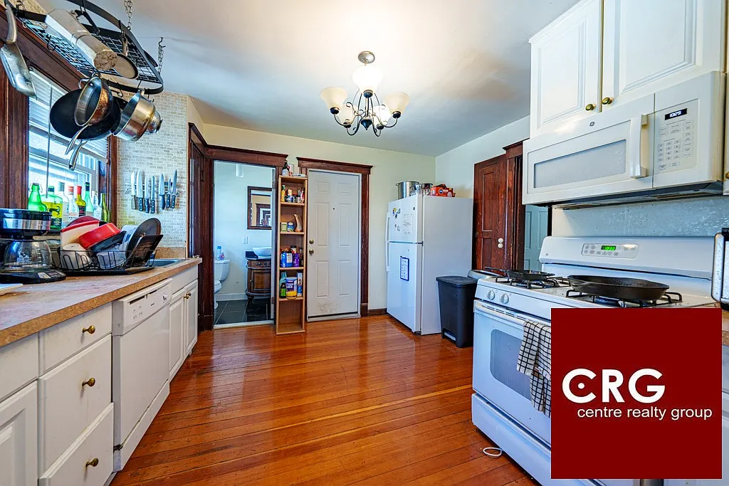 4 bed, 1.5 bath, $3,800 — Photo 1