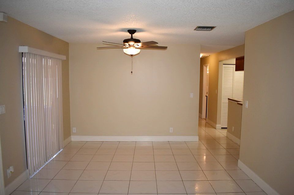 2nd image of 6527 Harbour Rd